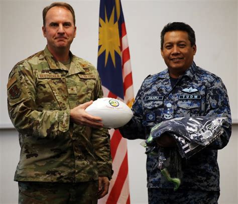 Washington Guard, Malaysia renew face-to-face partnership > New ...