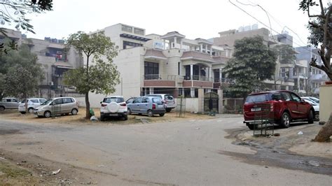 Gurgaon: Sector 57 residents upset over no action against illegal ...