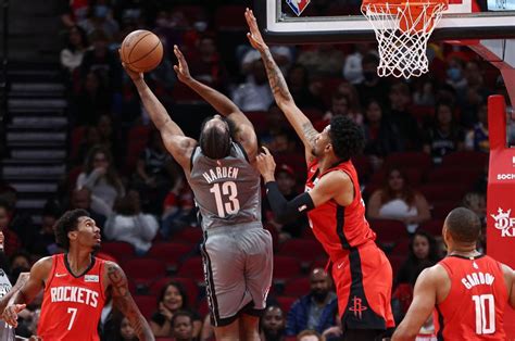 Nets' James Harden gets mixed reaction in Houston return