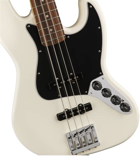 Deluxe Active Jazz Bass® | Electric Basses