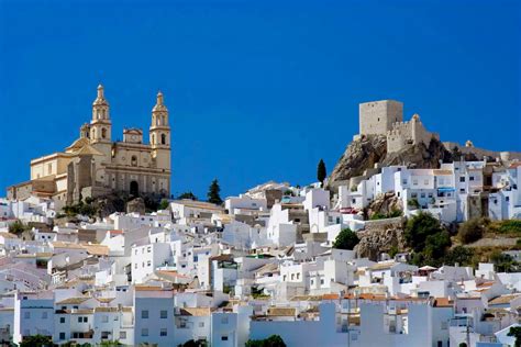 Los 8 pueblos blancos más visitados y donde comer en cada uno de ellos