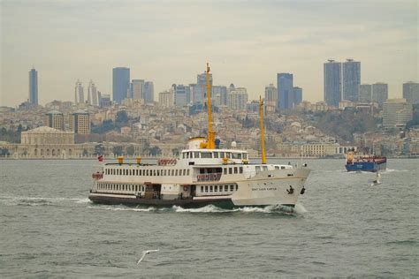 How to Take the Istanbul Bosphorus Ferry from Europe to Asia