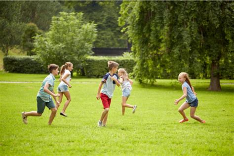 4 Important Reasons Why Your Child Should Play Outdoor Games