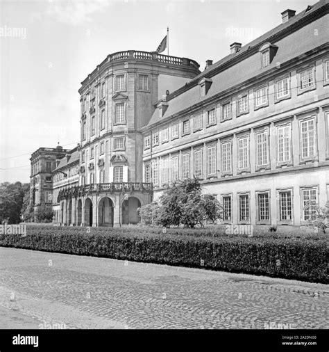 Deutschland 1930er jahr front of mannheim castle hi-res stock photography and images - Alamy