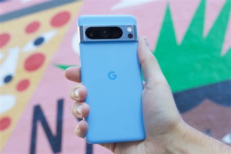 Does the Google Pixel 7 Pro have a curved screen? | Digital Trends