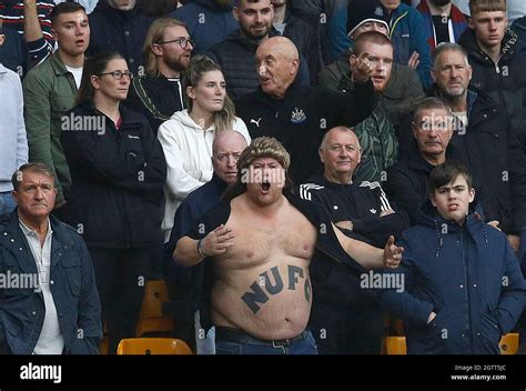 Newcastle united fans hi-res stock photography and images - Alamy