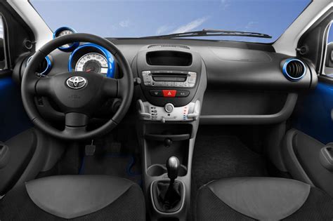 PEUGEOT 107 - peugeot-107_interior_10.jpg