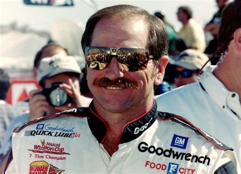 NASCAR remembers Dale Earnhardt Sr. at the 2011 Daytona 500 | Torque News