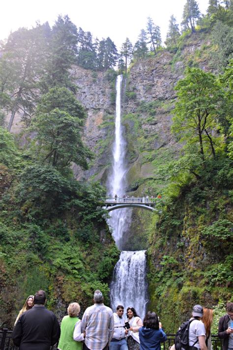 Exploring Multnomah Falls - The Wandering Weekenders