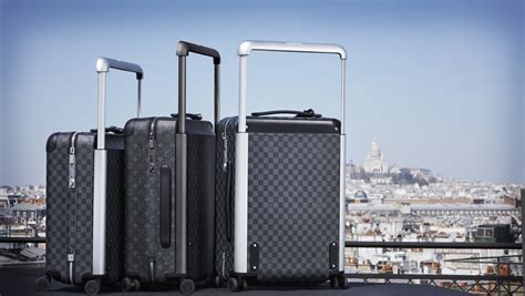 Horizon Rolling Luggage | Marc Newson Ltd