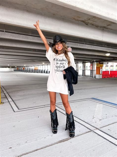 Country Concert Outfit Inspo — Kristin Pressley