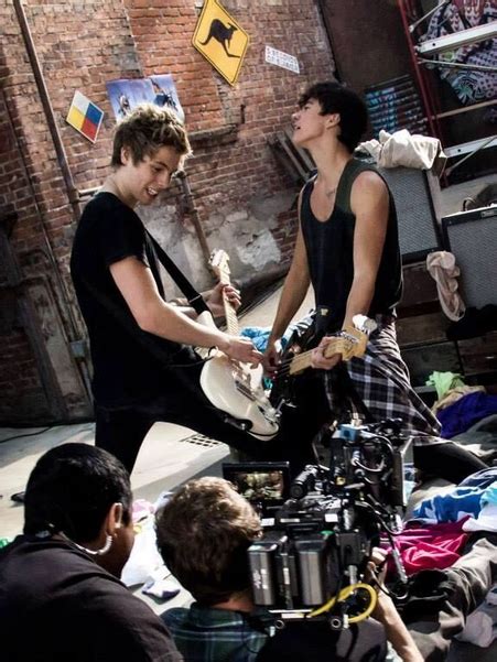 She looks So perfect - Behind The Scenes - 5 Seconds of Summer Photo ...