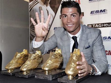 Cristiano Ronaldo receives record fourth Golden Boot - myKhel