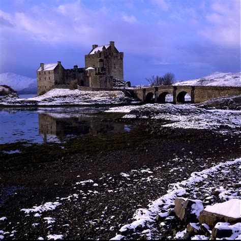 Eilean Donan, the Mackenzie clan castle, in winter Clan Castle, Eilean ...