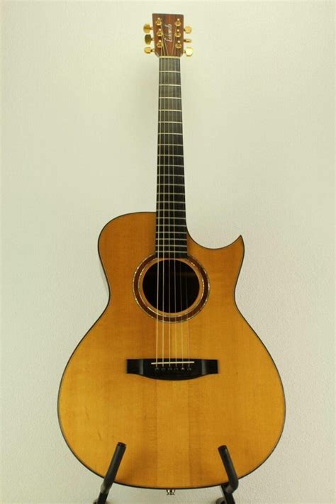 Lakewood M-32 - Vintage Guitar World