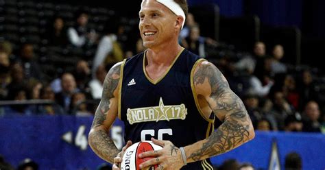 'White Chocolate' Jason Williams threw a classic elbow pass at the Celebrity Game | FOX Sports