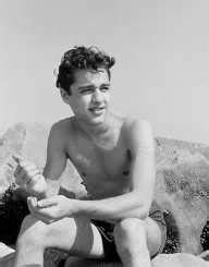 Sal Mineo Biography, Life, Interesting Facts