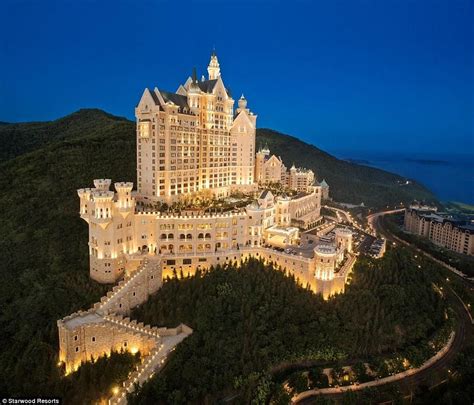 MailOnline Travel on Twitter | Castle hotel, Luxury collection hotels, Castle