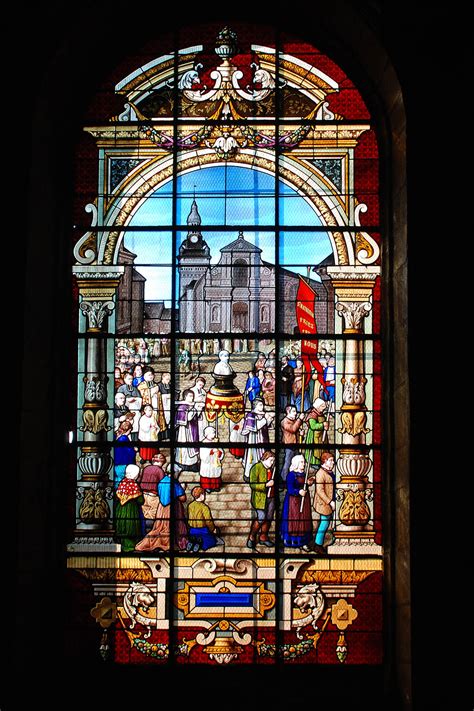 Photo: Stained glass - Church Saint Mathurin - Moncontour - France