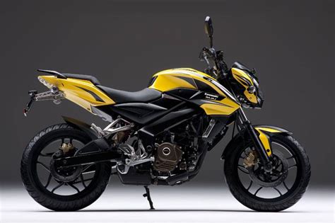 Bajaj Pulsar NS 200 now returns in Yellow colour, again