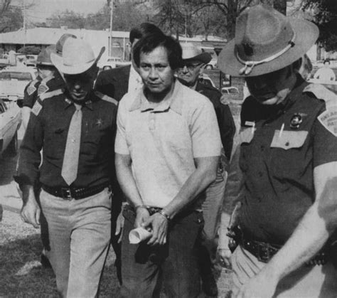 Girl Scout Murders: 1977 photos show manhunt, Gene Leroy Hart trial