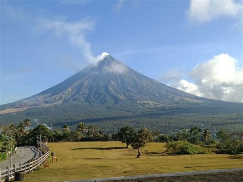 Beautiful Mt Mayon | Places to visit, Natural landmarks, Landmarks