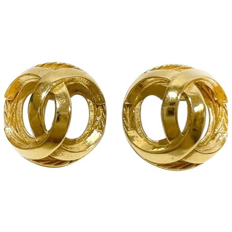 Chanel Interlocking C Clip On Earrings (1980s) For Sale at 1stDibs ...