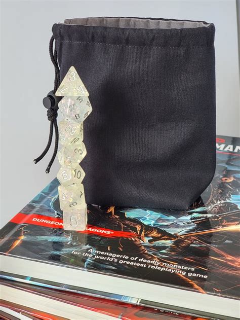 Dice Pouch Bag Holding DND Dragons Dungeons Gift - Etsy