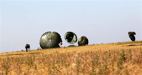 U.S. Army Cadets earn historic first: Foreign jump wings | Article | The United States Army