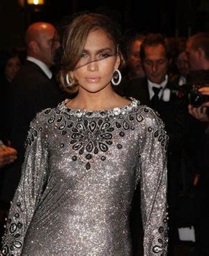 Do or Don't: Jennifer Lopez's Femme-Fatale-In-A-Veil Look | Glamour