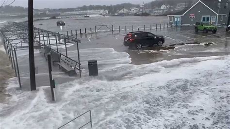 High tide causes splash over, flooding along Maine coast