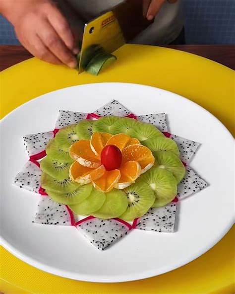 Fruit cutting techniques that make every serving plate look great | fruit | Fruit cutting ...