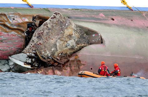 Costa Concordia cruise ship runs aground off coast of Italy - Photos ...