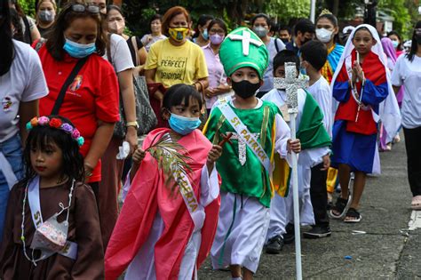 Photos: Filipino children mark All Saints’ Day with ‘parade of saints ...