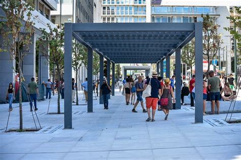 The Syntagma square after the recent regeneration. | Download ...