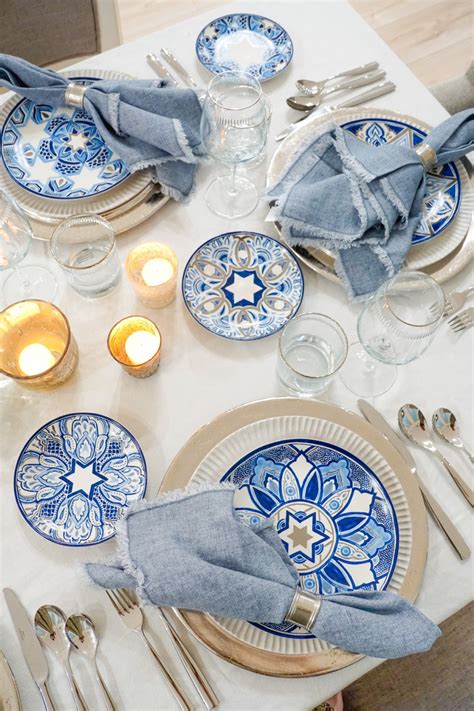 Hanukkah Table - Fashionable Hostess