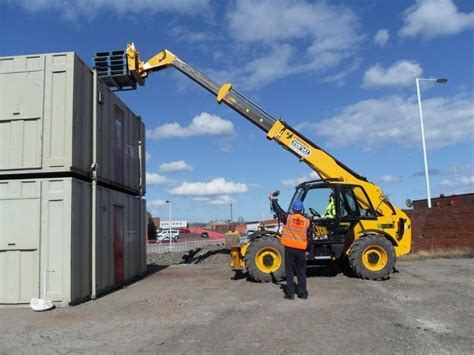 WEIFIELD SAFETY MINUTE: ENSURING FORKLIFT SAFETY | Weifield Electrical ...