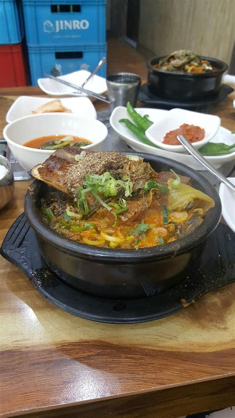 EAT.TRAVEL.REPEAT: [KOREA] 이대조뼈다귀 KOREAN PORK BONE SOUP