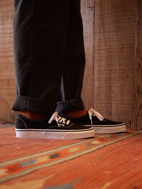 Vans Authentic - Black | Vans authentic black, Vans authentic outfit ...