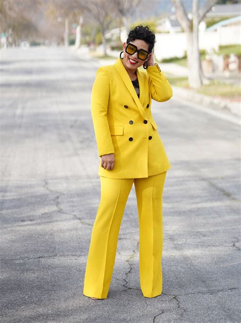 Pin by Creation Inna on СОЛНЕЧНОЕ | Clothes, Woman suit fashion, Yellow suit