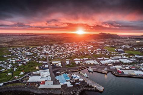 VIDEO. Cum arată Grindavik, orașul din Islanda care a fost complet evacuat din cauza unei ...