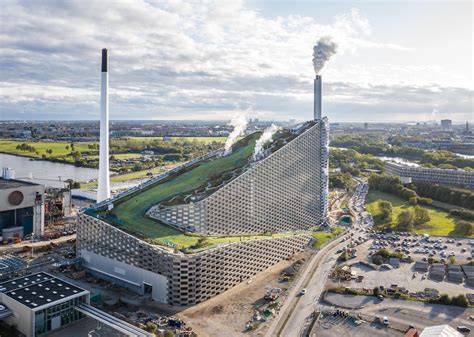 Copenhill in Copenhagen, Denmark (Photo: Rasmus Hjortshøj) [2665x1900] : r/ArchitecturePorn