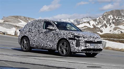 2025 Audi Q5 spy shots and video