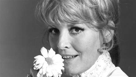 At age 86, '60s singer Petula Clark refuses to defined by nostalgia