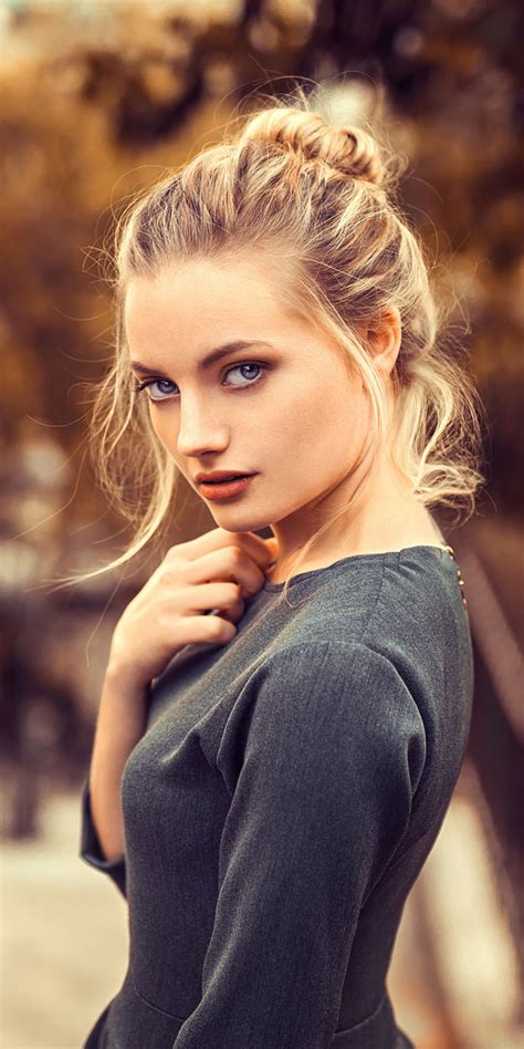 1080x2160 Blonde and beautiful woman, portrait wallpaper | Donne bionde, Donne di bellezza ...