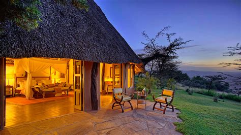 6 Day Tanzania Lodge safaris Tarangire and Manyara, Ngorongoro crater