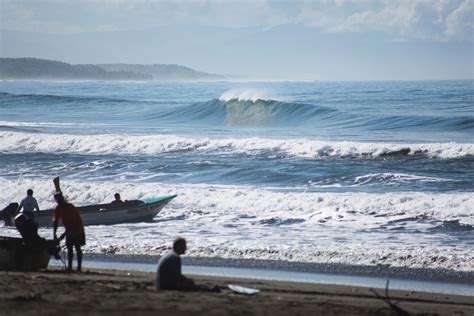 Playa Hermosa Surf Guide & Forecasts