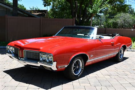 1970 Oldsmobile Cutlass Supreme | Primo Classics International LLC