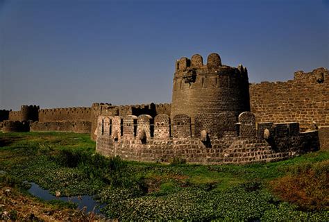 Photo Gallery of Gulbarga Fort- Explore Gulbarga Fort with Special Attractive Real Pictures