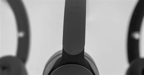 Headphones in Black and White · Free Stock Photo